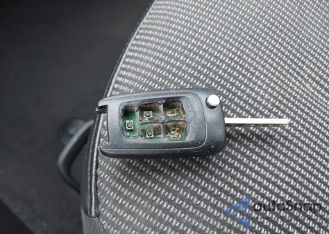 2015 Chevrolet Malibu 2Lt from USA, damaged, VIN 1G11D5SL8FF126053